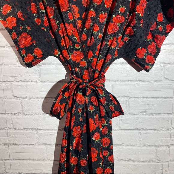 🎈SOLD 💔Vintage Robe LA II Rose Metallic Roses Beautiful Silk Robe Lace Detail - Picture 4 of 16